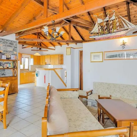 Mulberry Villa Stoúpa